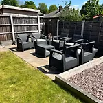 Spacious, Cosy & Stylish 3 Bed Home In Salford, Near Trafford Park - Free Parking